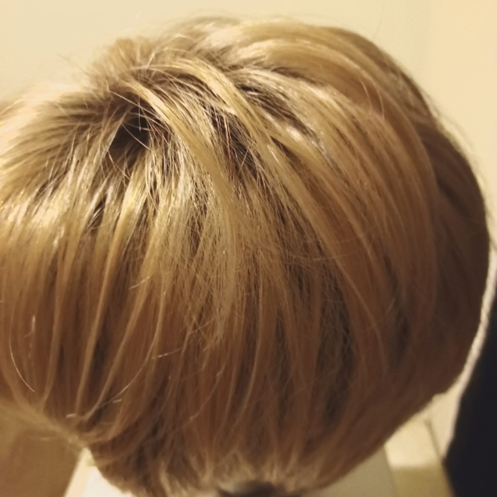Shot hair wig